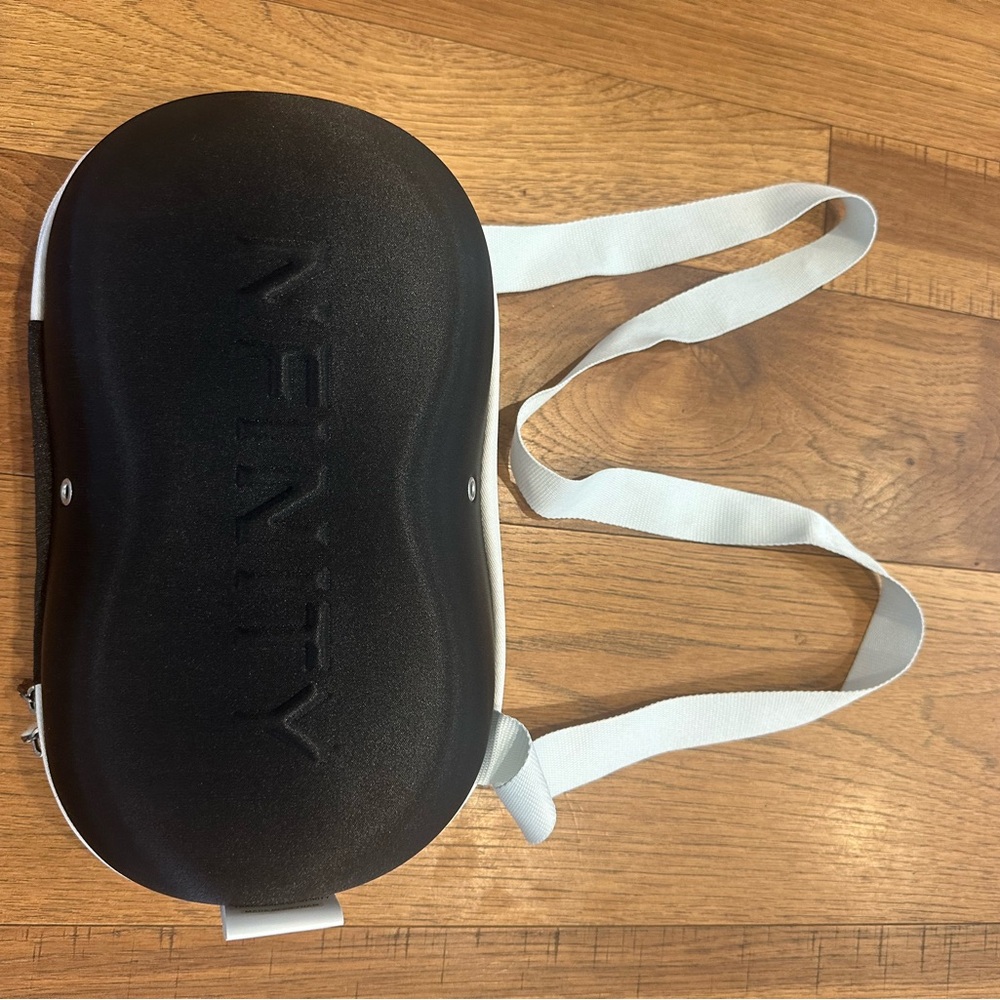 NFINITY Black and White cheer shoe case (NWOT)